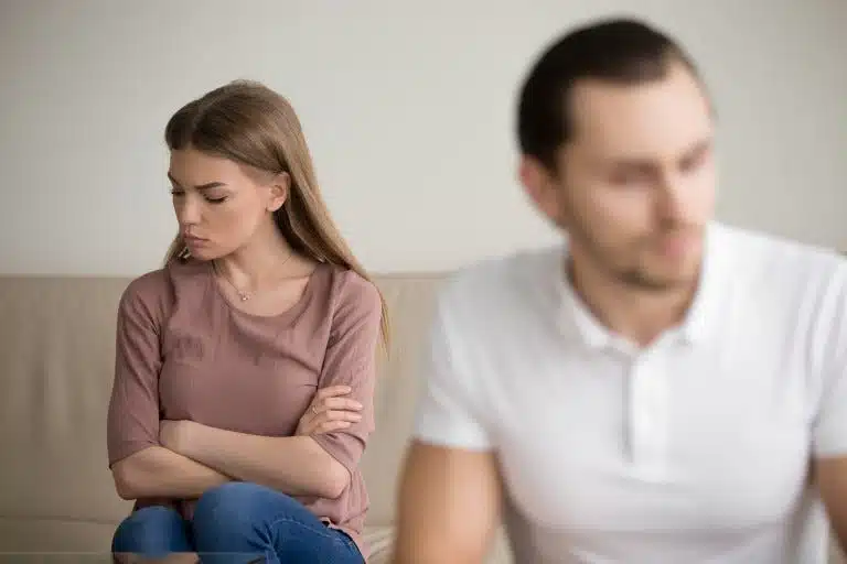 Femme rêvant à une nouvelle relation