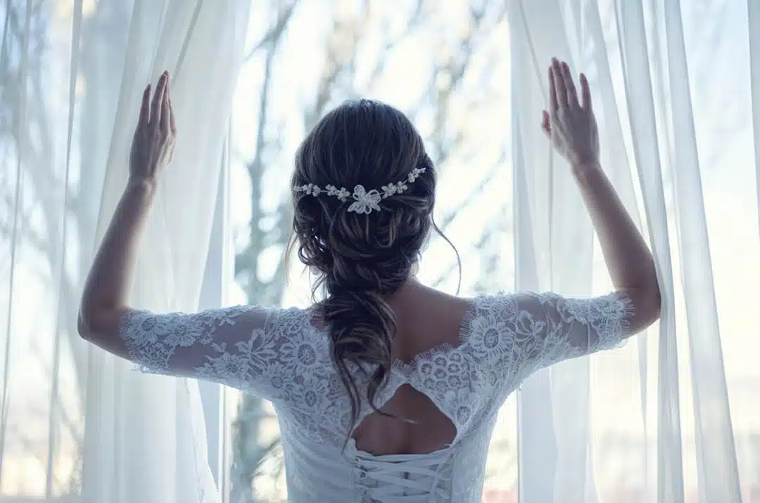 Mariage élégant avec fleurs et décorations soignées