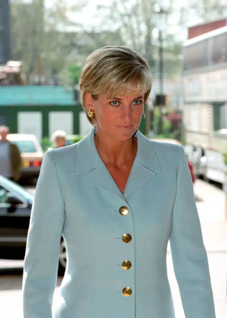 Lady Diana, entre icône mondiale et femme ordinaire