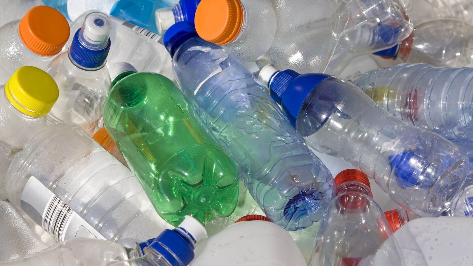 Bouteilles recyclées en objets utiles
