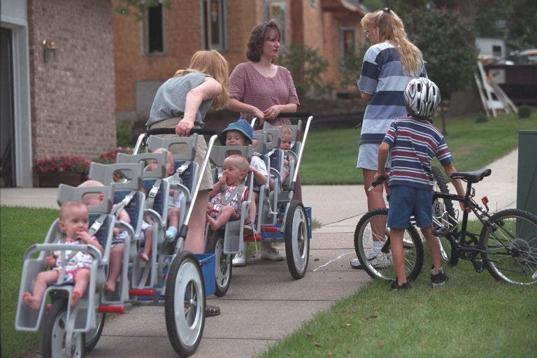 déclaré Bobbi en regardant ses enfants