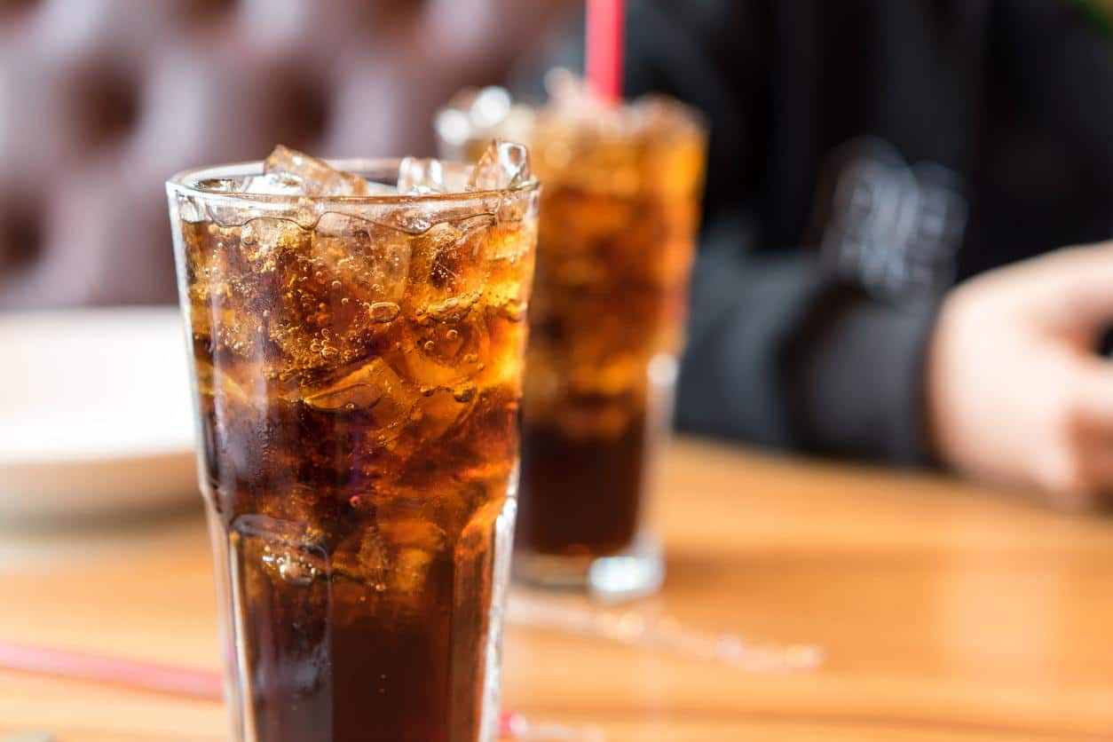 Verre de soda avec des bulles
