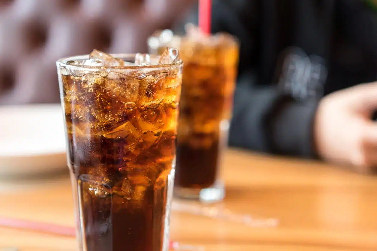 Verre de soda avec des bulles
