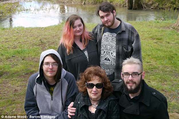 Cette grand-mère épouse un homme de 22 ans après deux semaines