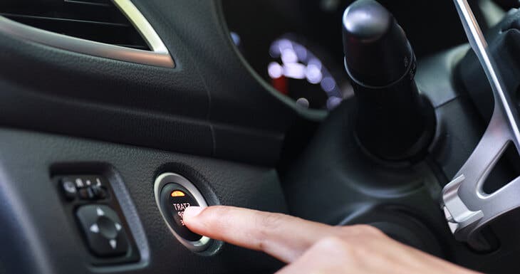 Démarrer une voiture sans clé 