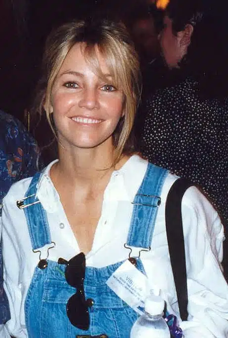Heather Locklear en 1993, rayonnante et élégante