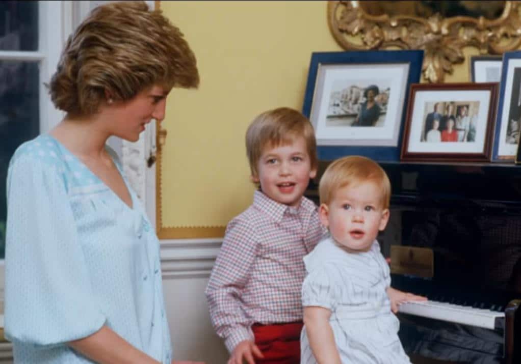 Diana partageant un moment complice avec ses fils William et Harry