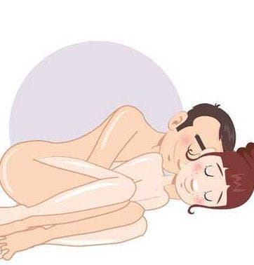 Les 10 positions qui garantissent un orgasme avec un petit pénis