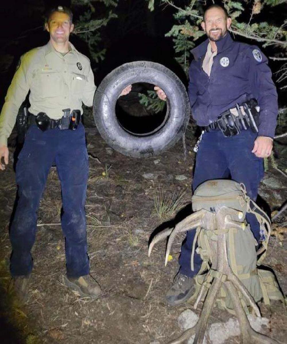 Les responsables qui ont sauvés le wapiti