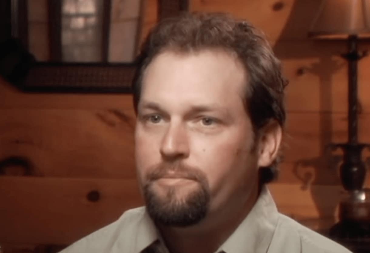 Femme se réveillant à l'hôpital