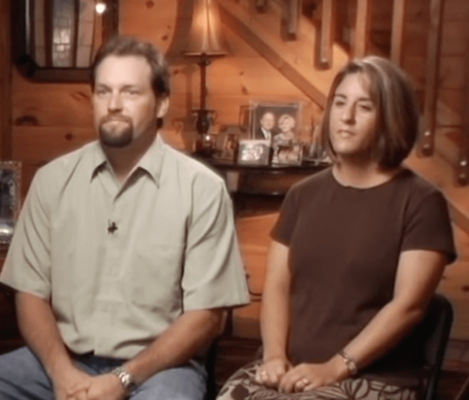 Couple main dans la main à l'hôpital