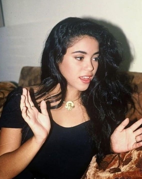 Jeune Shakira