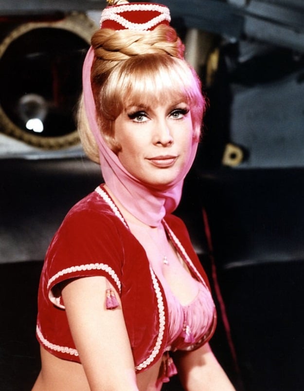 Barbara Eden jeune, souriante et pétillante