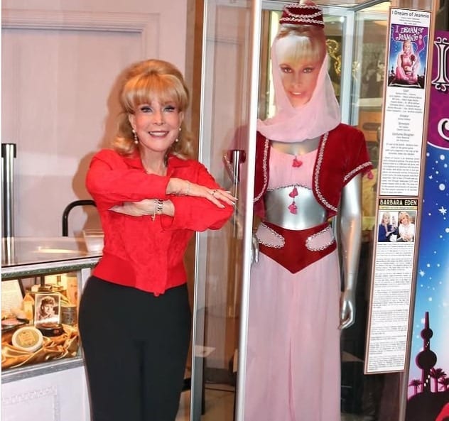 Barbara Eden participant à une émission culinaire récente