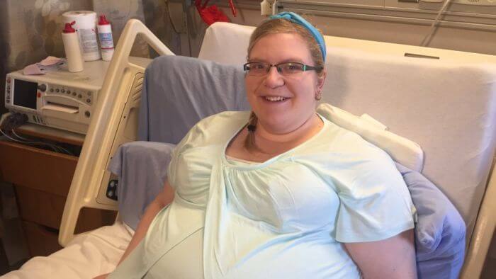 Une femme donne naissance à des quadruplés