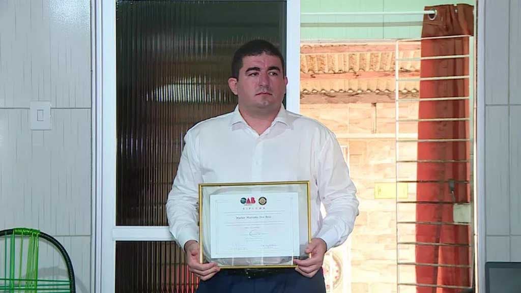 Walter Marinho dos Reis reçoit son diplôme