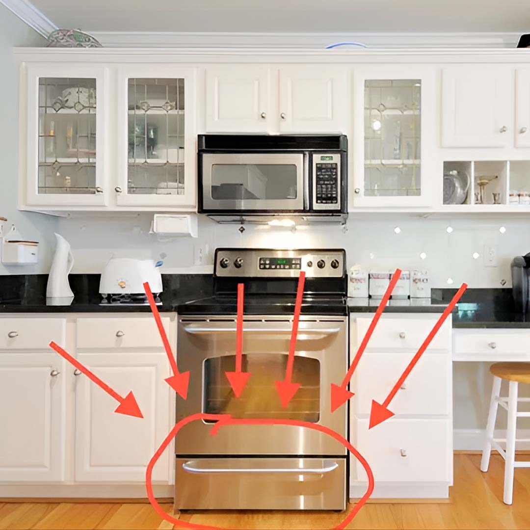 À quoi sert la porte sous la cuisinière ?