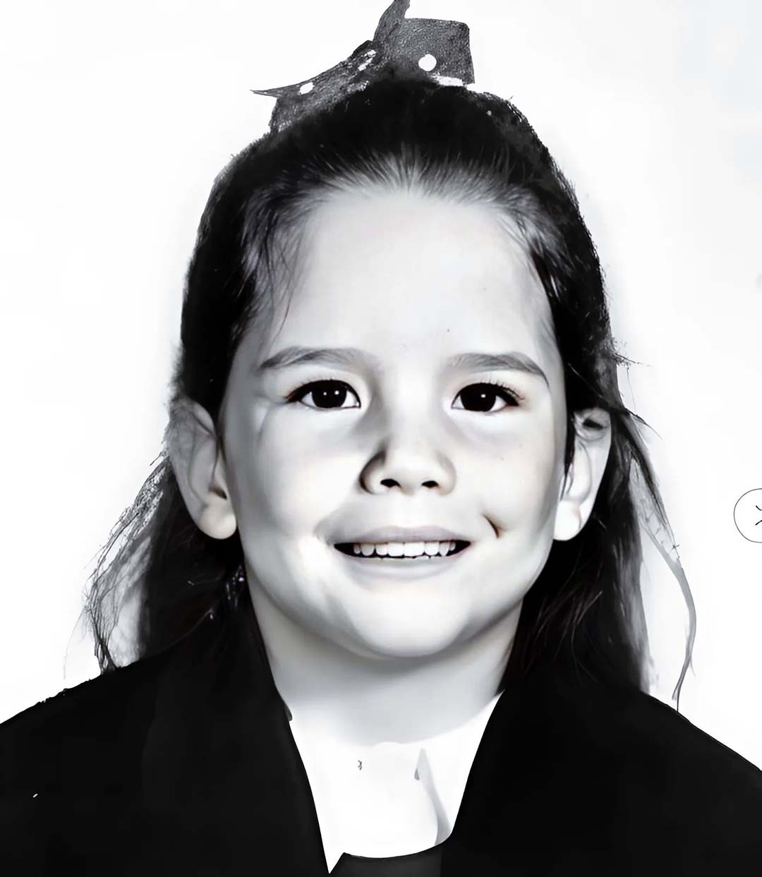 Abandonné par ces parents, cette jeune fille est devenue une star du cinéma