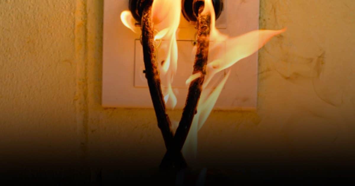 Avant de vous coucher, assurez-vous de débrancher cet appareil de cuisine, cela pourrait éviter un incendie potentiel !