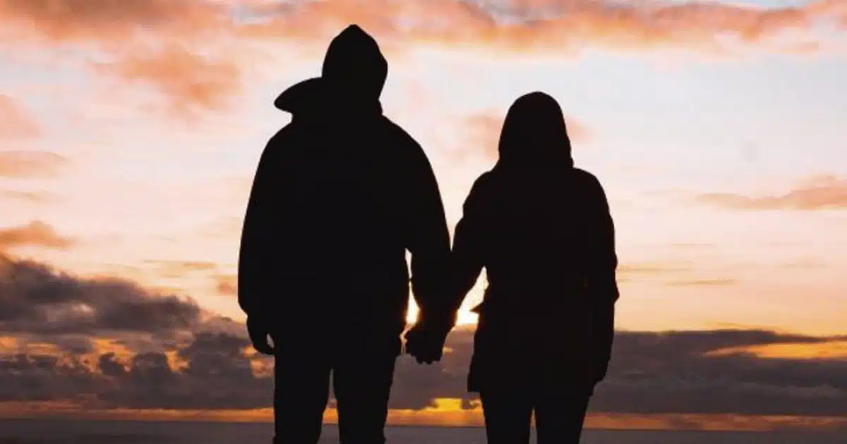 Ce que beaucoup d'hommes ne disent jamais… et pourquoi cela peut renforcer l’amour