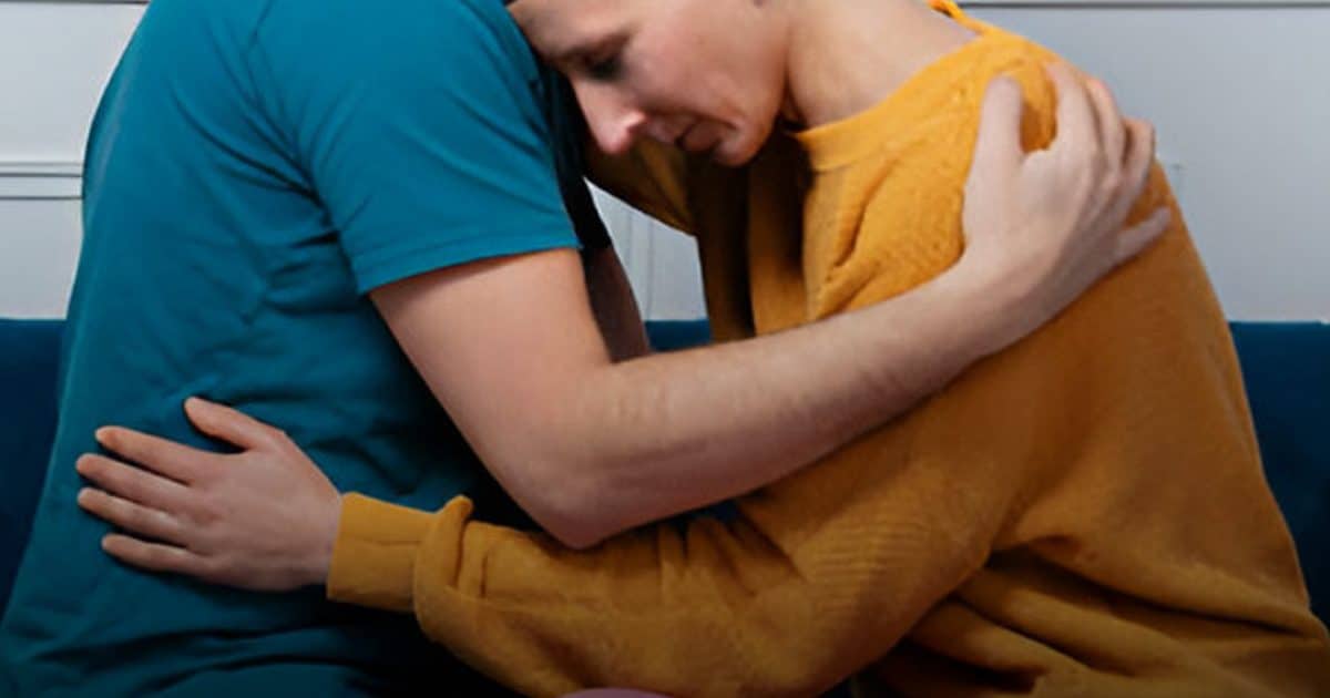 Ce que vous ne devriez jamais dire à un proche atteint de cancer, selon l’avis d’une psychologue