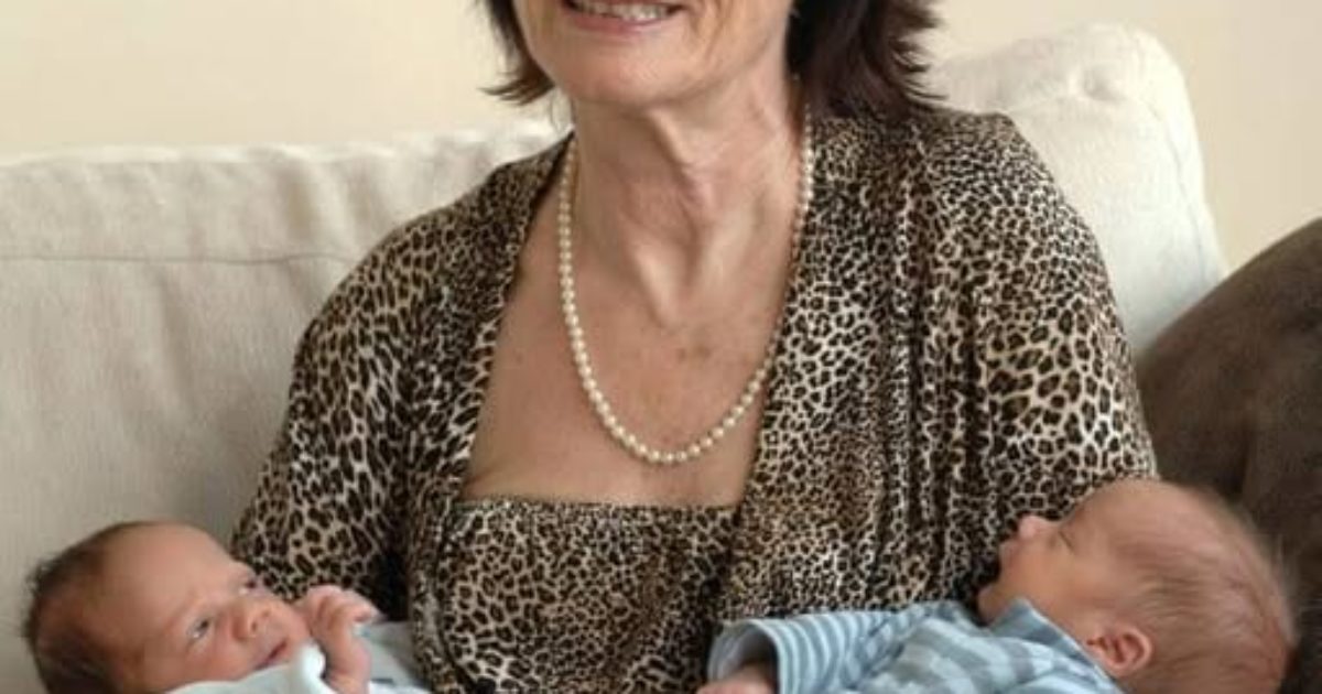 Cette maman de 66 ans a donné naissance à des jumeaux