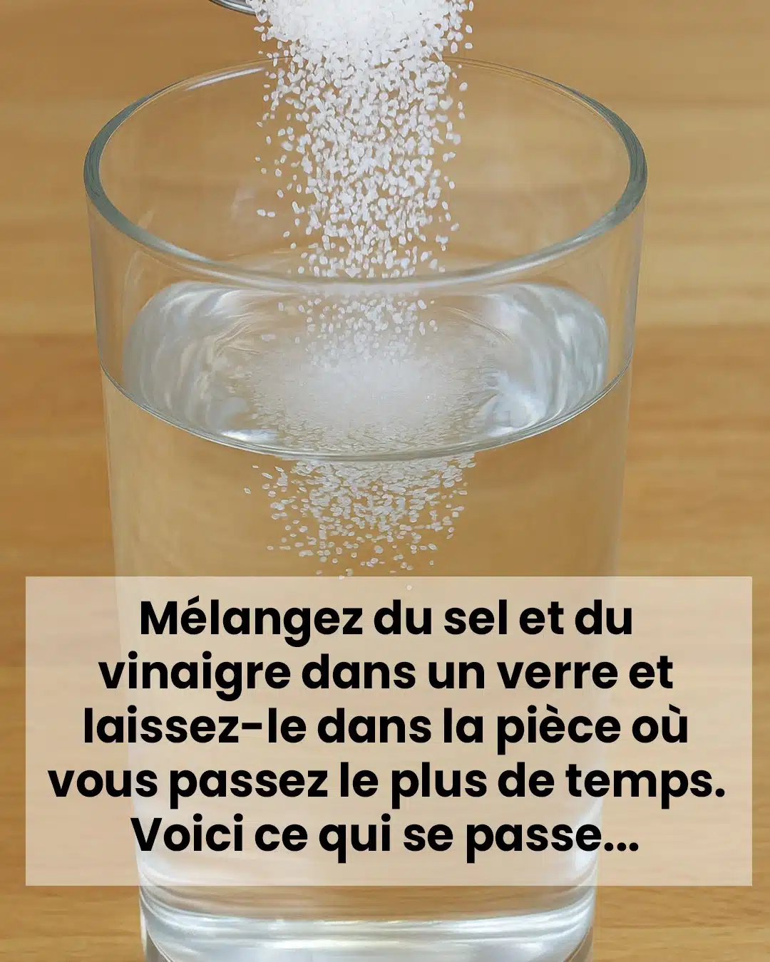 Découvrez comment un simple mélange d'eau, de vinaigre et de sel peut nettoyer l'énergie de votre maison