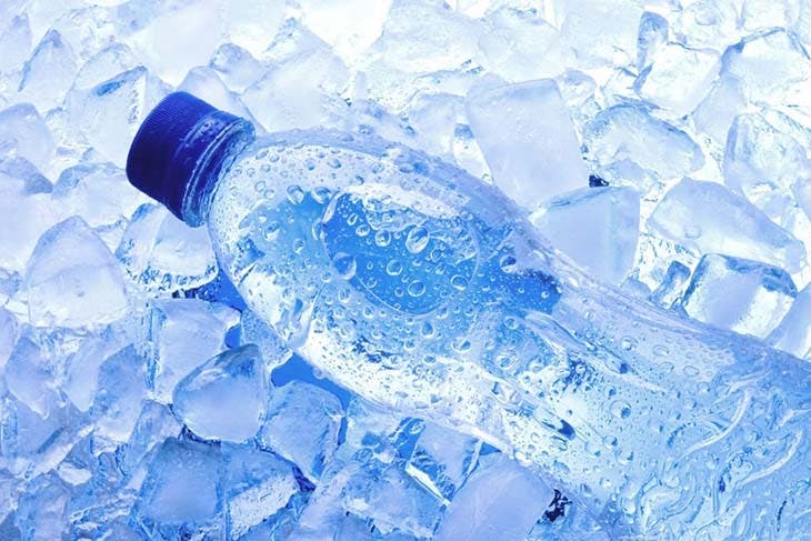 Bouteille d’eau congelée