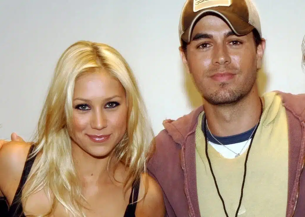 Portrait discret du couple Iglesias et Kournikova