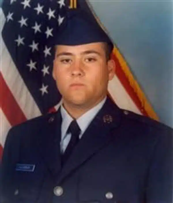 Portrait d'un militaire souriant