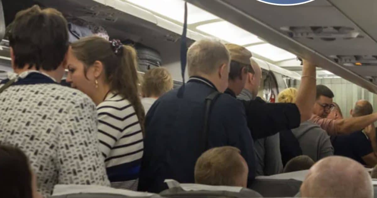 La nouvelle amende controversée d’une compagnie aérienne pour cette habitude courante en avion