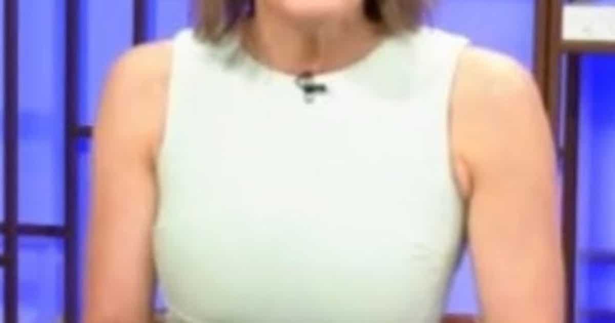 La posture surprenante d'une animatrice de télévision étonne les téléspectateurs