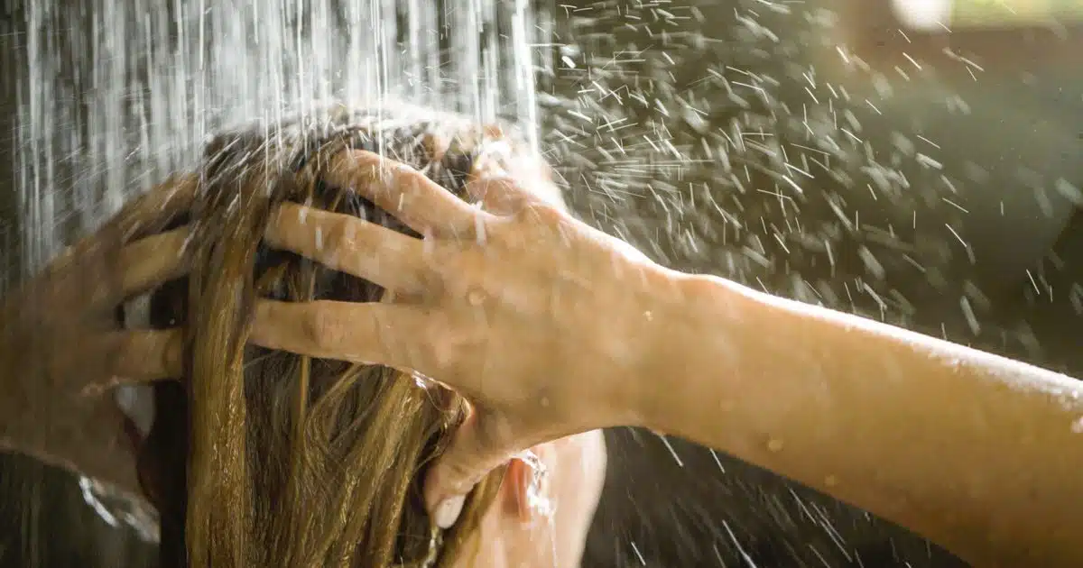La première partie de votre corps que vous lavez sous la douche en dit long sur votre personnalité
