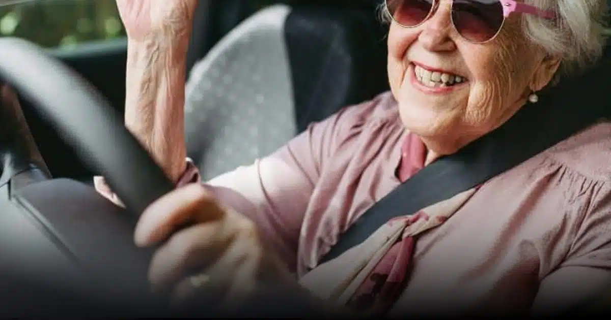 L’âge moyen auquel les seniors rendent leur permis (et la raison pour laquelle les femmes le font avant les hommes)