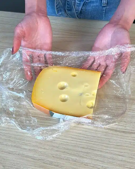 L'astuce pour éviter la moisissure sur le fromage