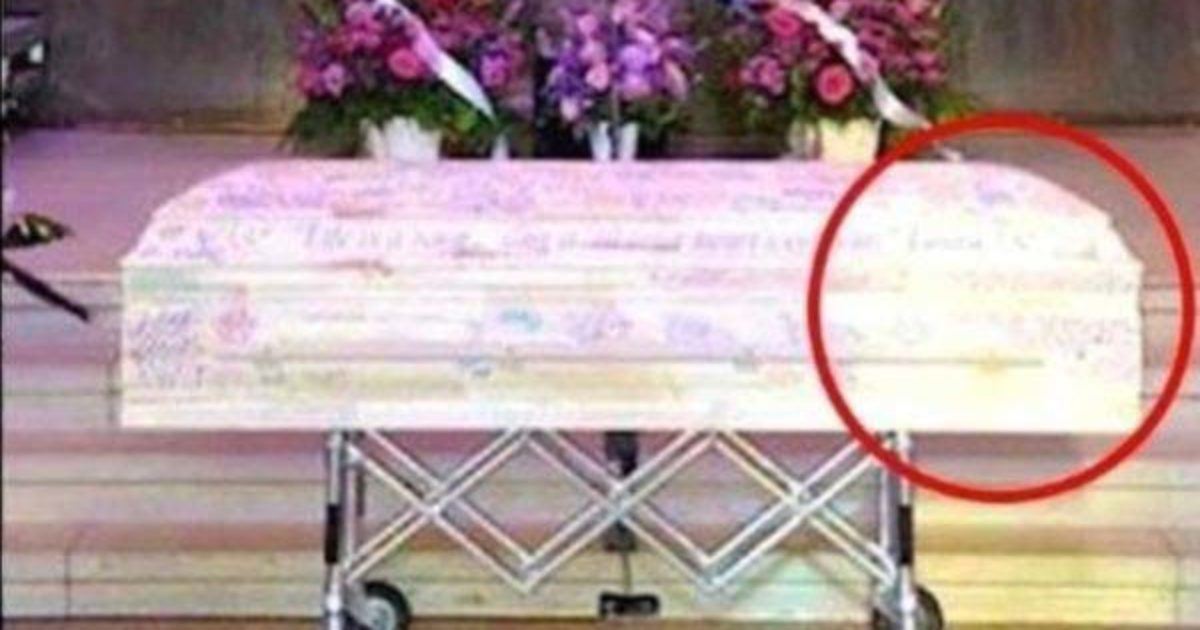 Le bel hommage sur le cercueil