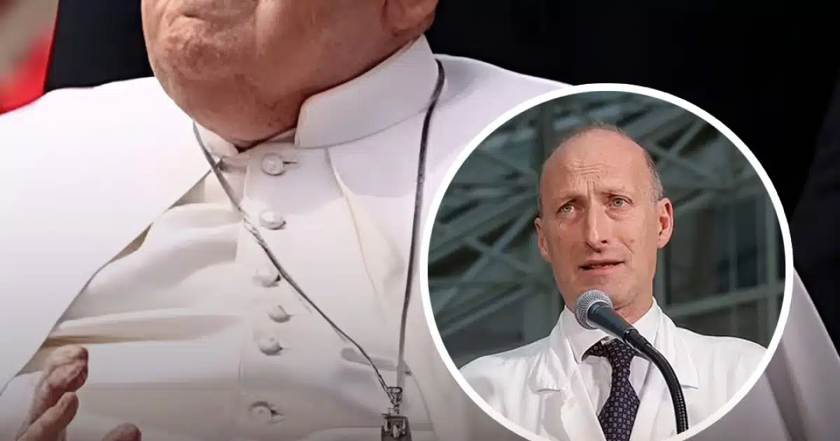 Le médecin du Pape François 1er révèle des détails sur la bataille du personnel pour le réanimer - et la décision tragique d'honorer sa dernière volonté