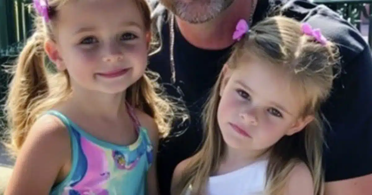 « Le plus tendre des réveils pour ce père célibataire : le petit-déjeuner l’attendait déjà, prêt avec amour pour lui et ses filles. »
