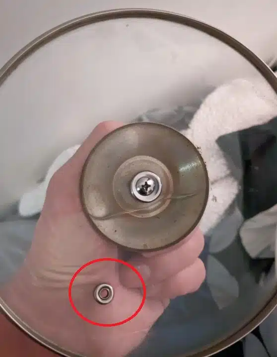 Le secret méconnu du couvercle de la casserole que peu de gens connaissent