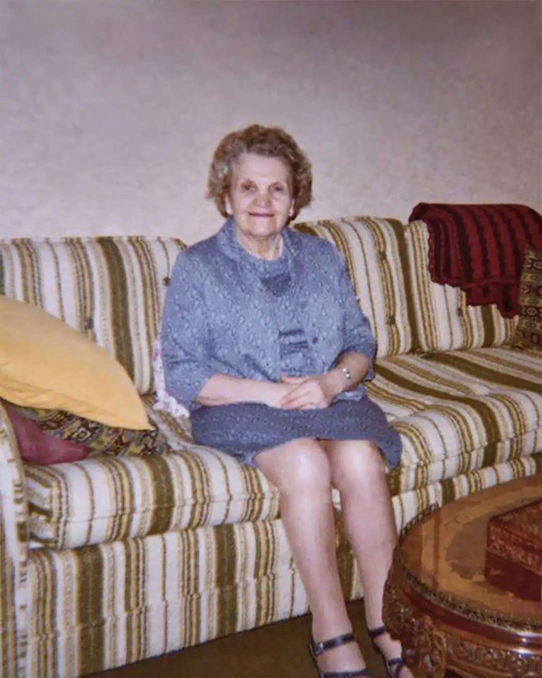 Ma grand-mère est décédée, et tout ce qu’elle m’a laissé dans son testament, c’était un vieux canapé