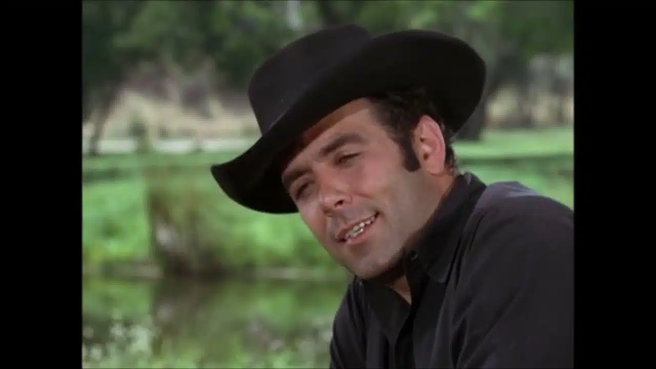 Image d'archive montrant Pernell Roberts à différentes époques de sa carrière