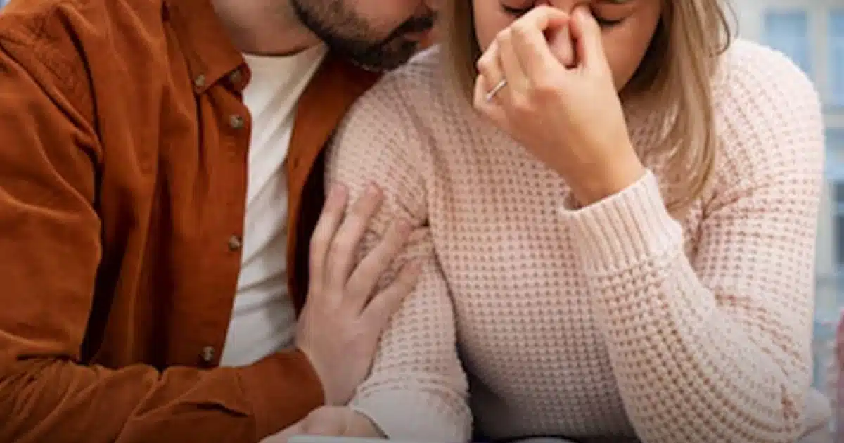 Pour réduire les risques de fausse couche et de malformations, voici l'habitude que les futurs pères doivent absolument abandonner trois mois avant la conception