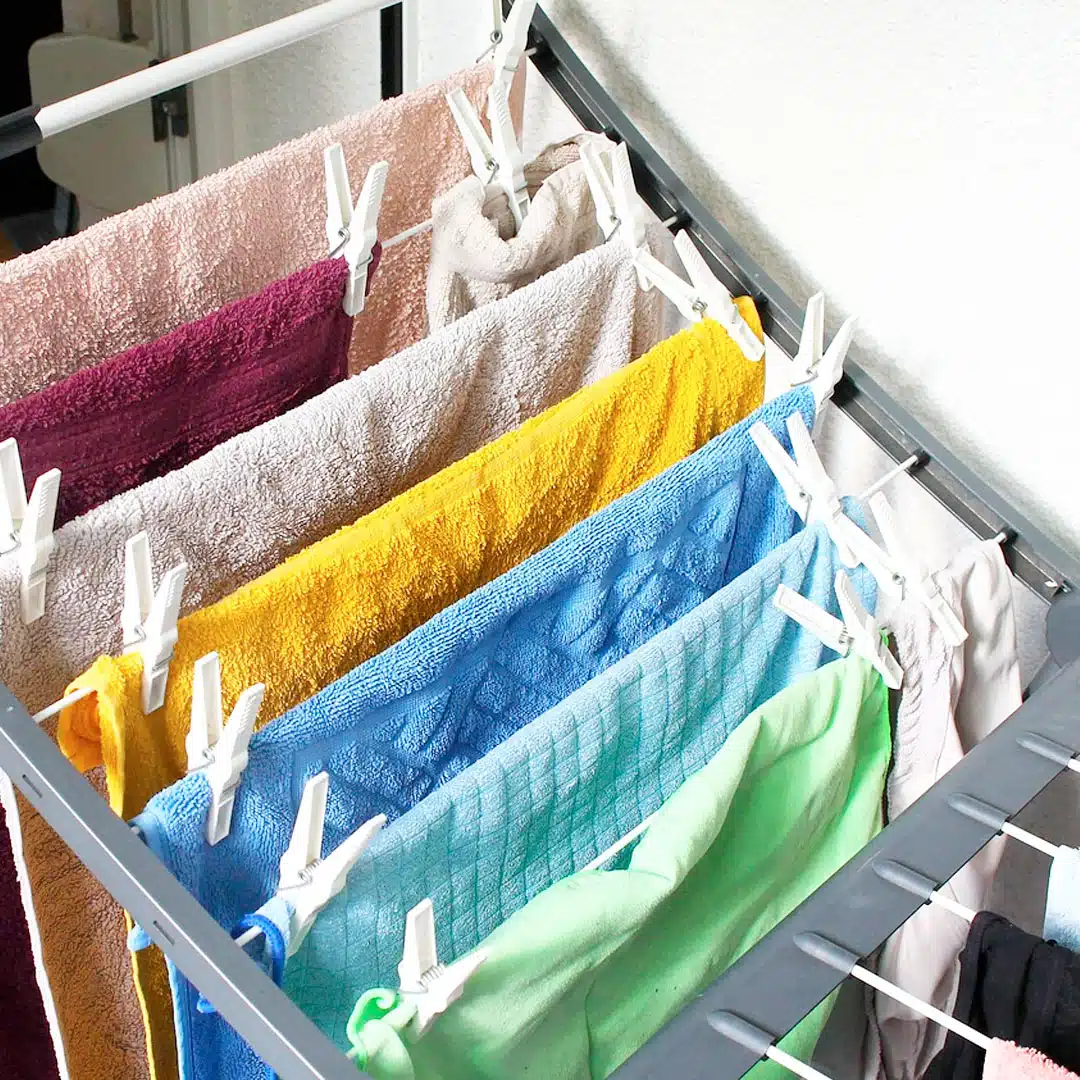 Pourquoi faut-il éviter faire sécher le linge à l’intérieur ?