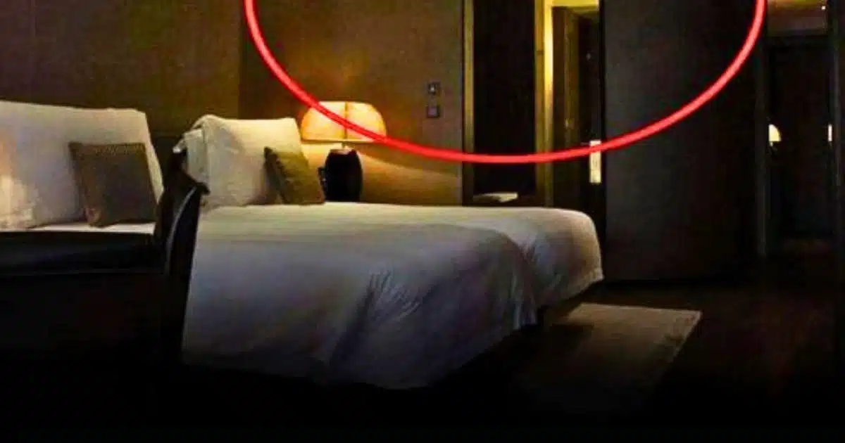 Pourquoi il est conseillé de laisser la lumière de la salle de bain allumée lorsqu’on dort à l’hôtel
