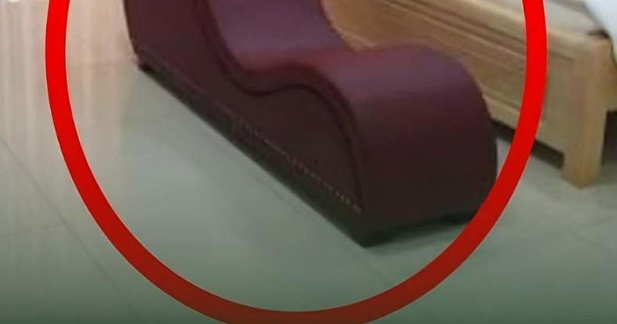 Pourquoi les hôtels mettent ils ce canapé dans les chambres ?