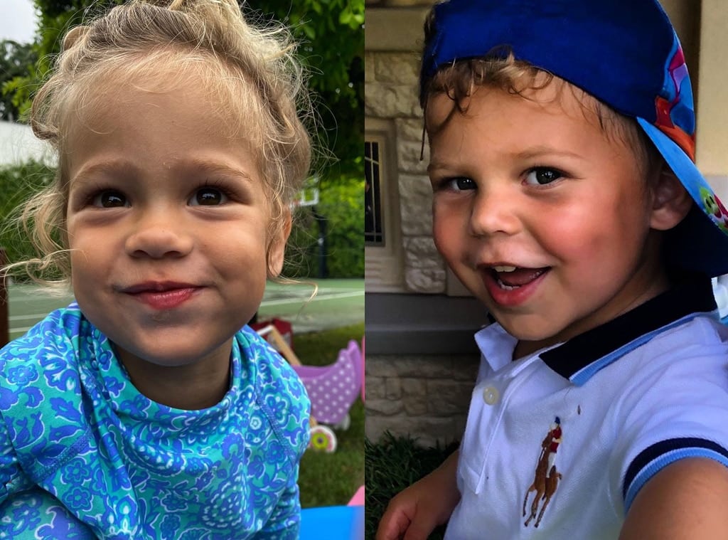 Les enfants d'Enrique Iglesias et Anna Kournikova, souriants