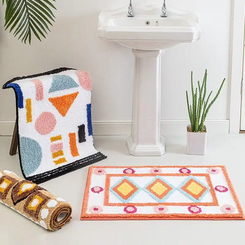 Tapis de bain décoratif bien entretenu