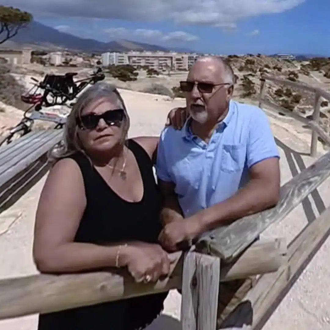 Tom, 34 ans, ne cache pas sa colère : ses parents dépensent déjà son futur héritage pour partir en voyage