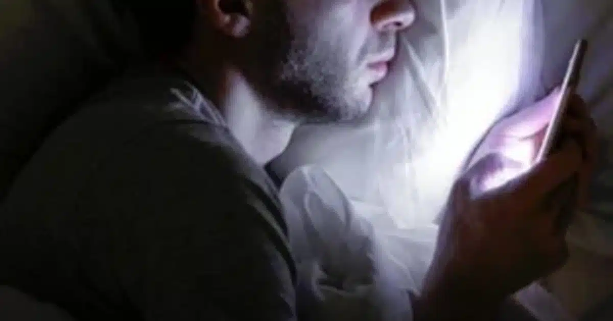 Une étude affirme que ces habitudes de sommeil pourraient augmenter vos risques de décès prématuré jusqu'à 29 %.