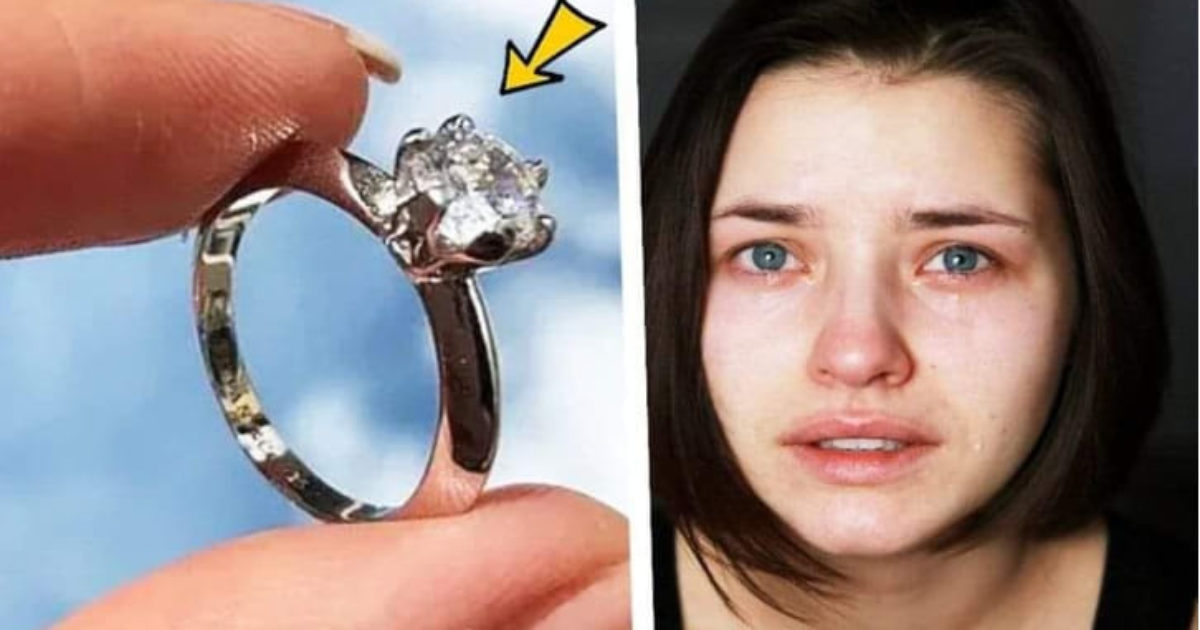 Une femme porte une vieille bague – puis un bijoutier lui dit ceci
